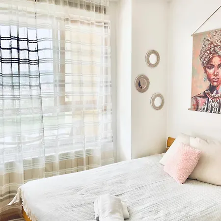 апартамент Flowers Apartment